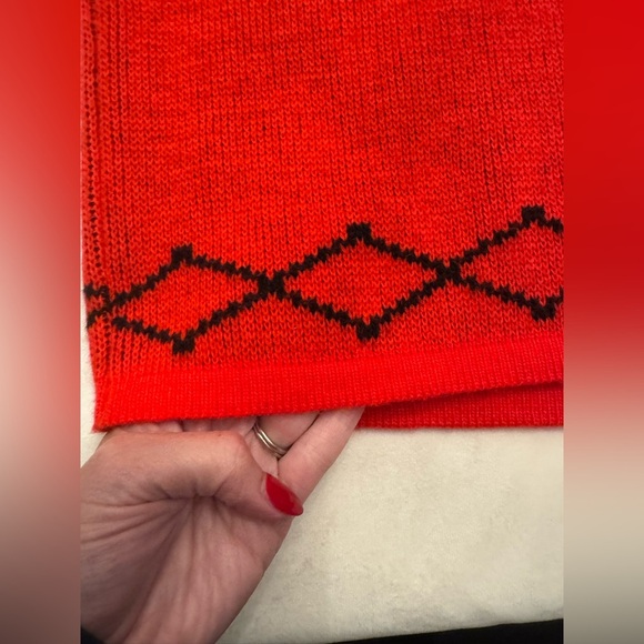 VINTAGE! Red and Black Wool Blend Patterned Skirt Set, sz M - Picture 5 of 13